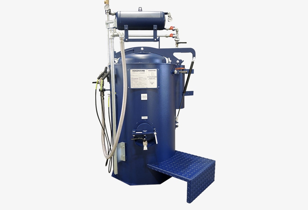 Eine Destillationsanlage DW von Renzmann in der typischen blauen Lackierung