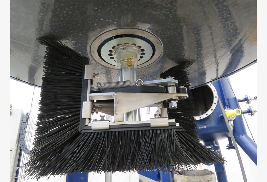 Nahaufnhame des Bürstenkopfs der Behälterwaschmaschine RioV-Smart von Renzmann